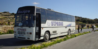 �̏�œ����Ȃ��Ȃ��Ă��܂����o�X�B
���Ń��I���ӂ�����ʂ����Ă��܂�(^^)